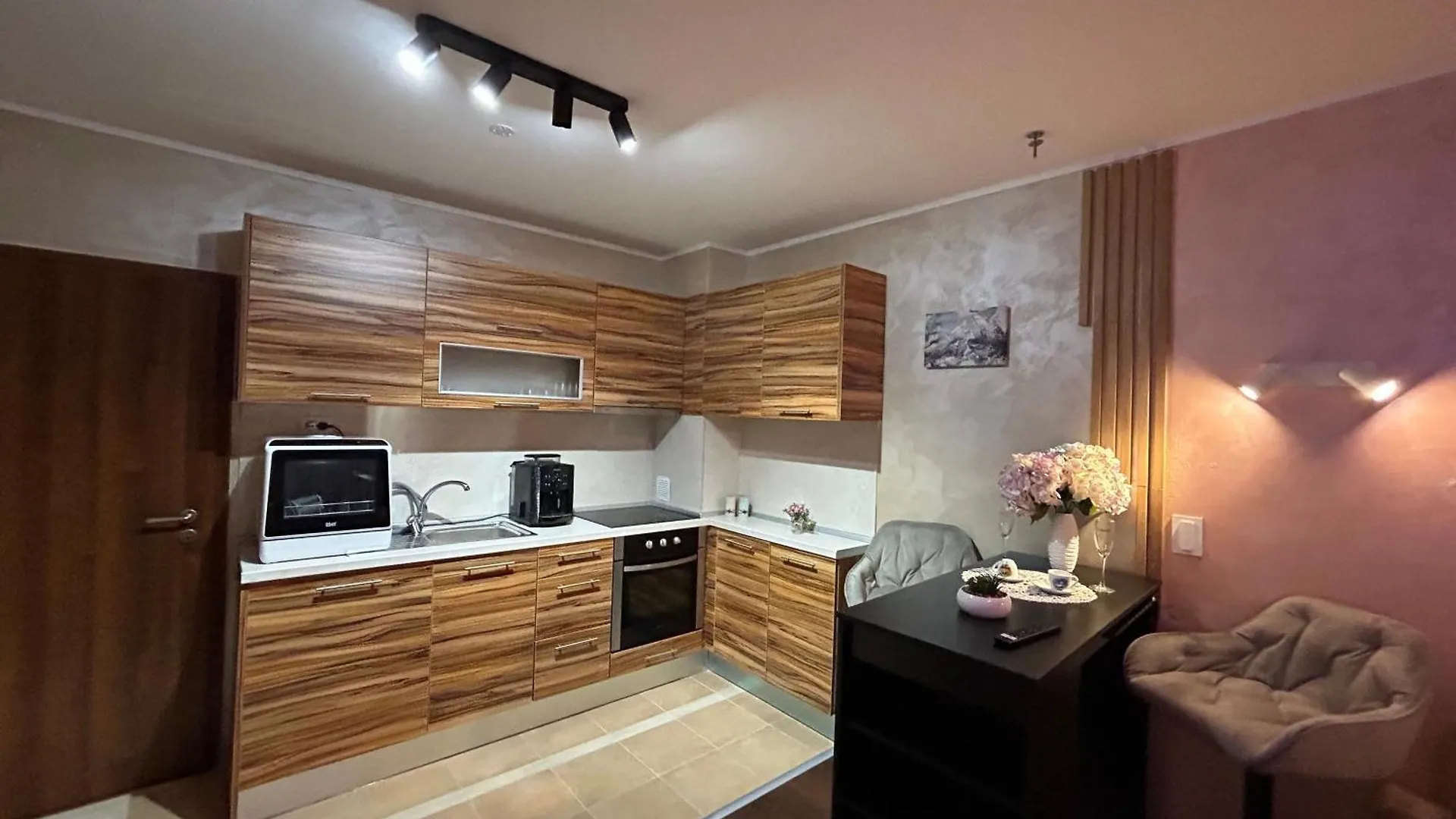 2-Bedroom, 2-Bathroom With Fireplace And Garden At Winslow Infinity 班斯科 公寓