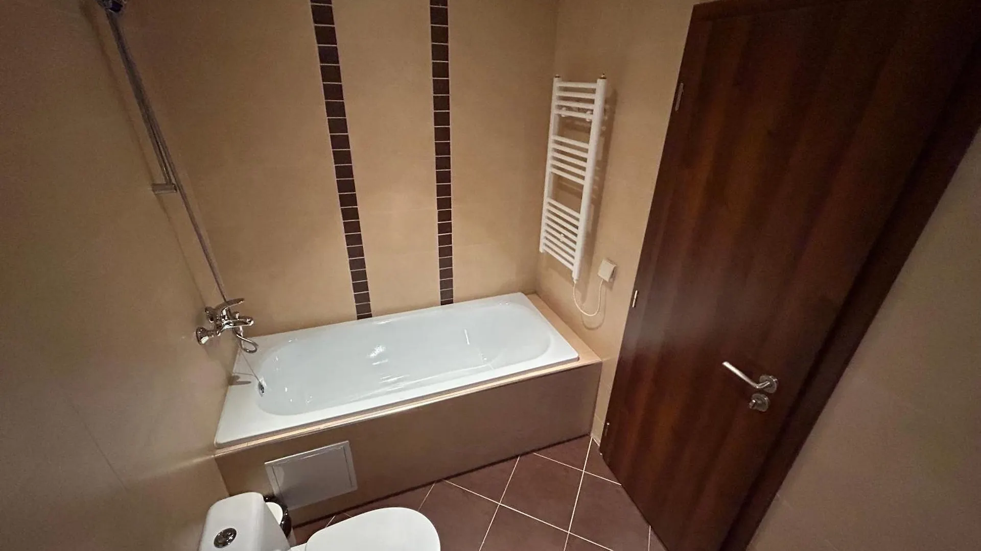 公寓 2-Bedroom, 2-Bathroom With Fireplace And Garden At Winslow Infinity 班斯科