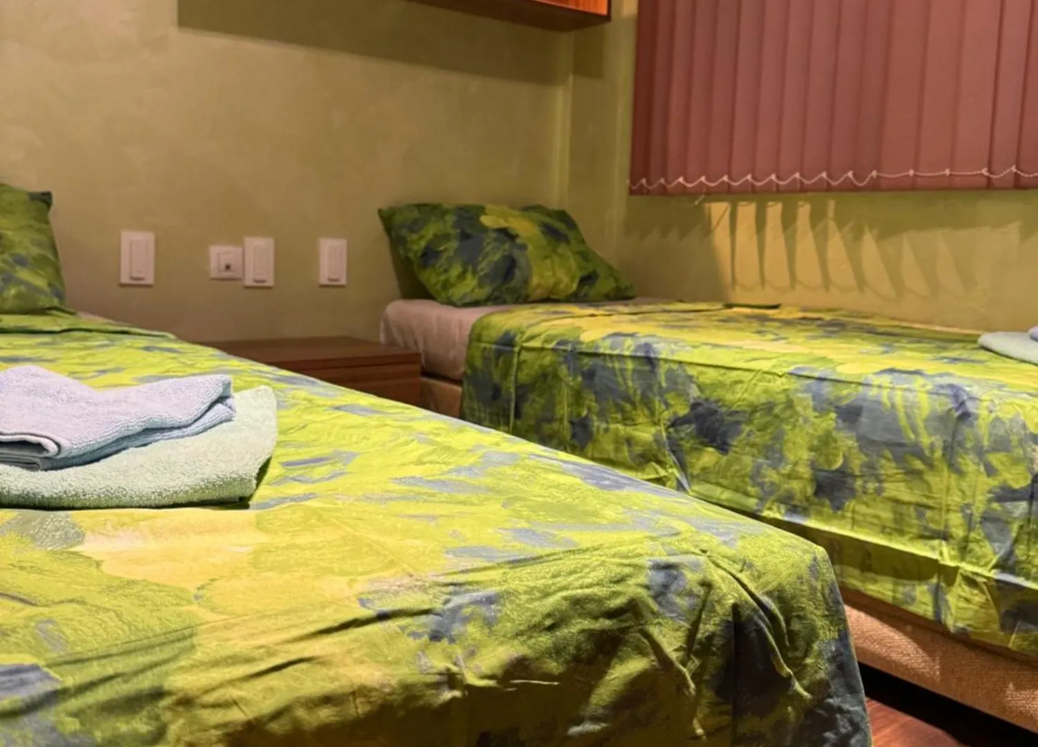 2-Bedroom, 2-Bathroom With Fireplace And Garden At Winslow Infinity 班斯科