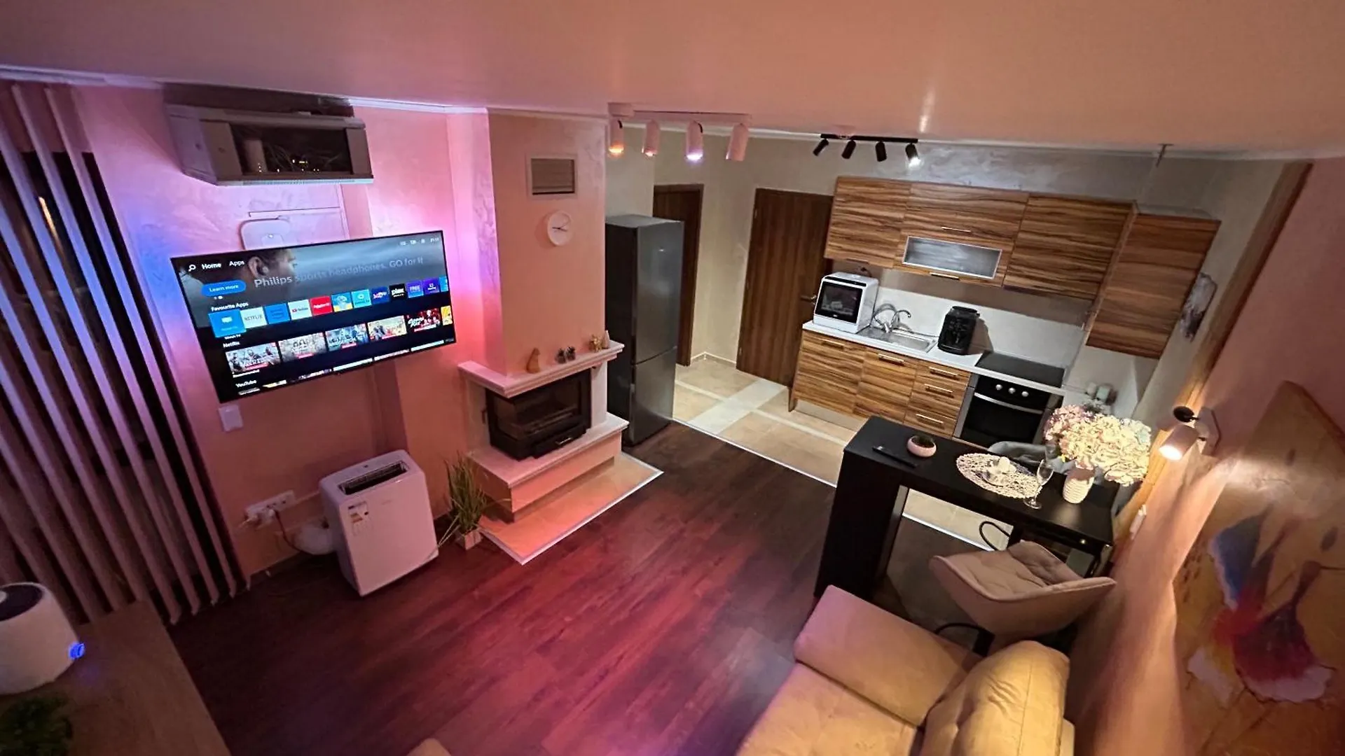 2-Bedroom, 2-Bathroom With Fireplace And Garden At Winslow Infinity联系方式