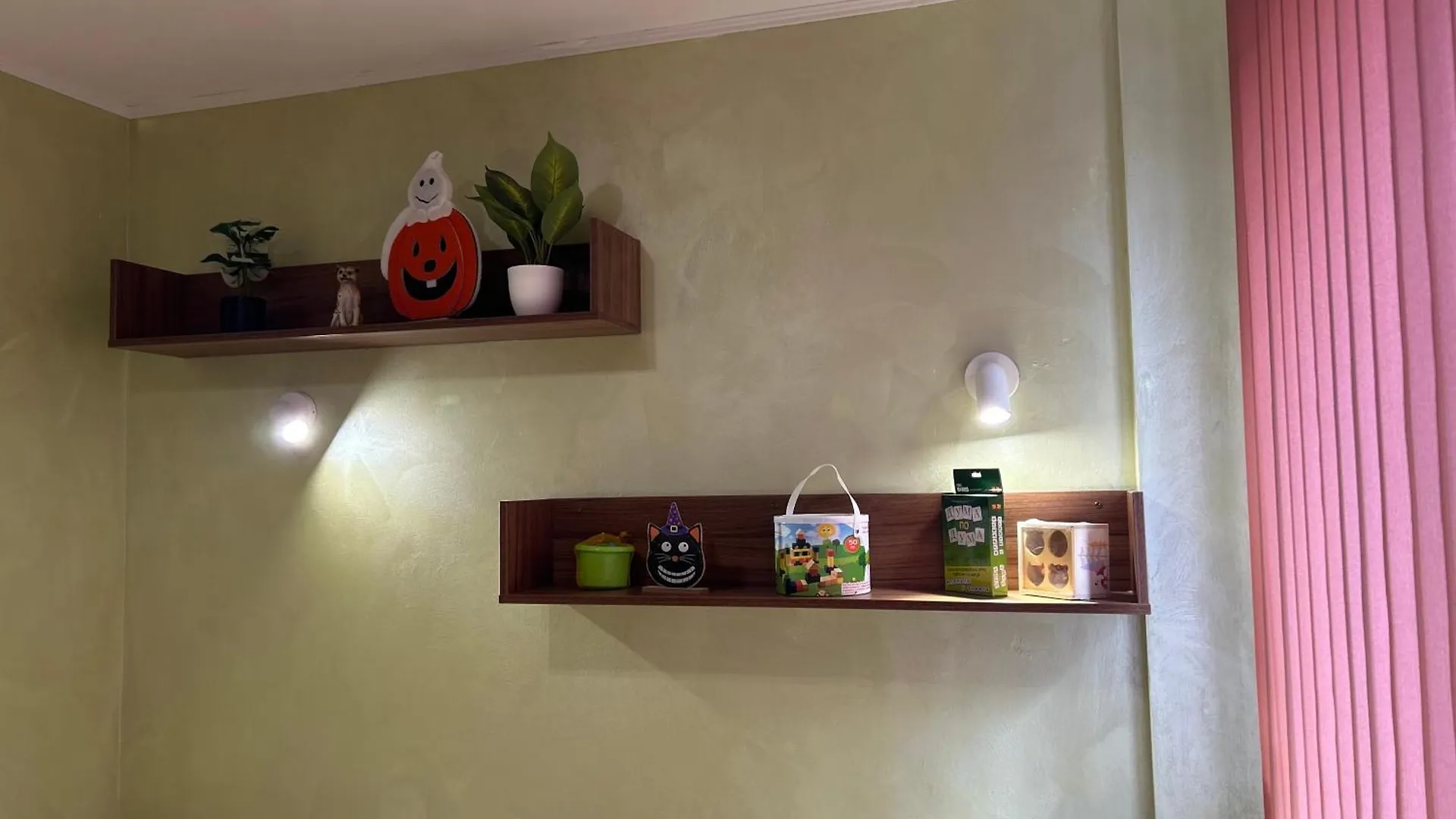 2-Bedroom, 2-Bathroom With Fireplace And Garden At Winslow Infinity 班斯科